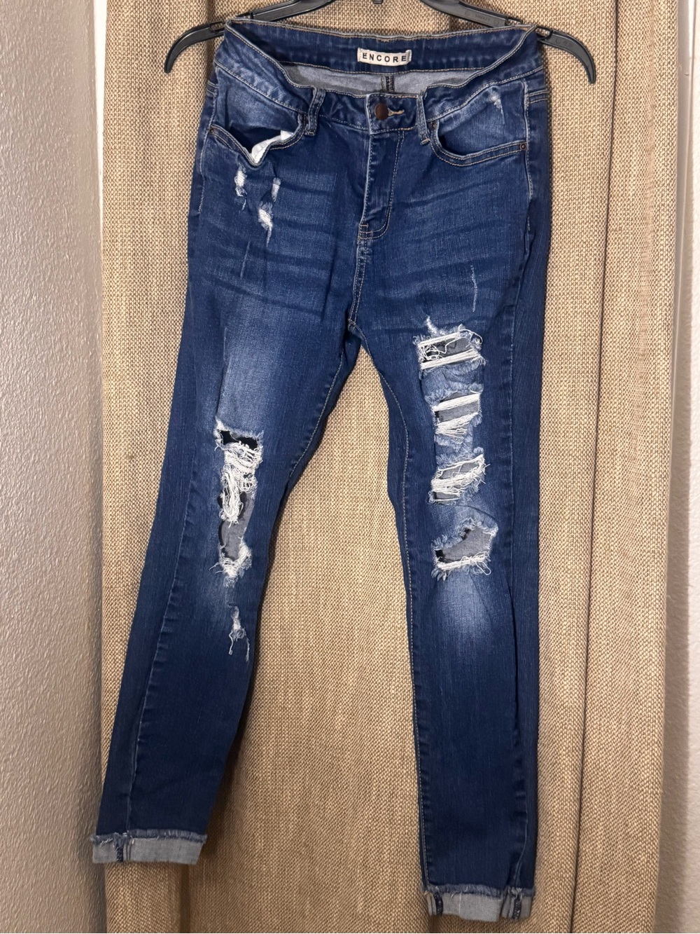 🛍️$9 Encore Jeans Women's Ripped Skinny Jeans - Blue size 9